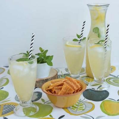 SPARKLING APPLE, ELDERFLOWER AND MINT CRUSH