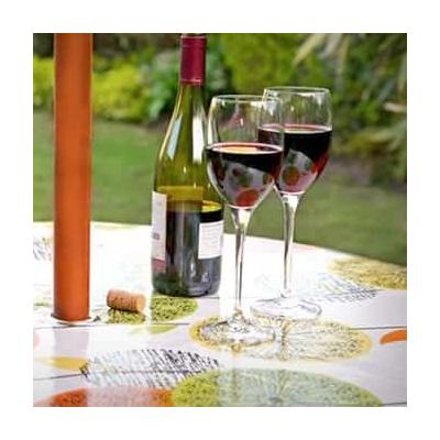 WHICH TABLECLOTH IS BEST FOR A PATIO TABLE?