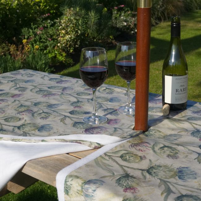 Tablecloths with a parasol hole