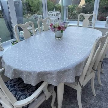 Rounded Corners for an oval table